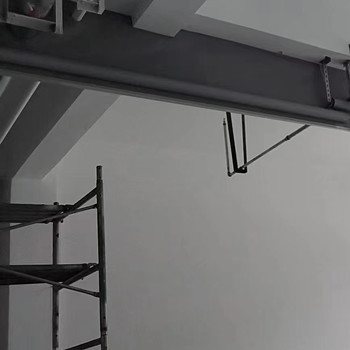 自动回转式挡烟垂壁走进常熟绿茵阁餐饮娱乐管理有限公司
